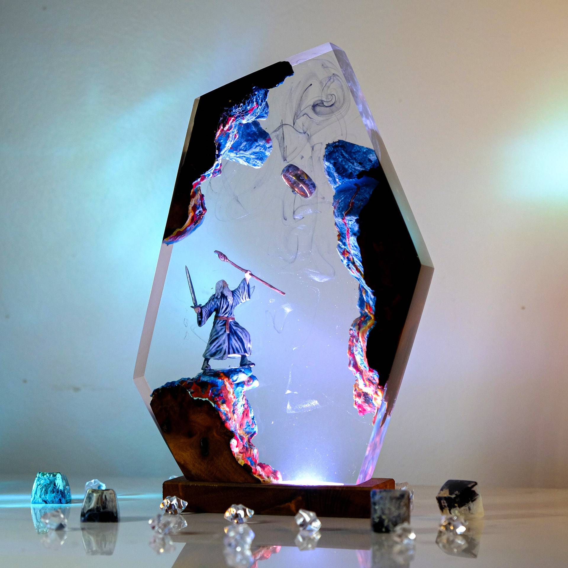Lampe de table en résine Scène - Desk Setup Lamp avis et prix